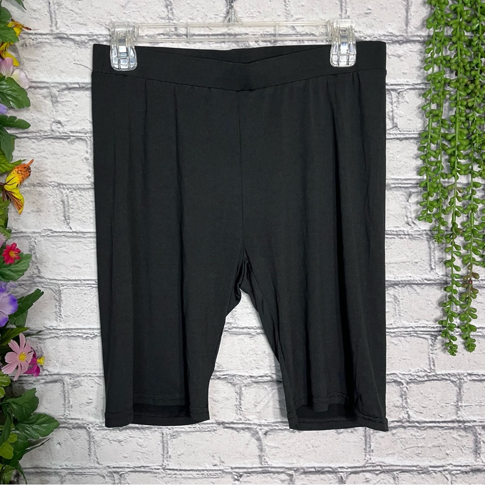 1🌸5/$25🌸NWT Full Circle Trends Black Biker Shorts Size Large
